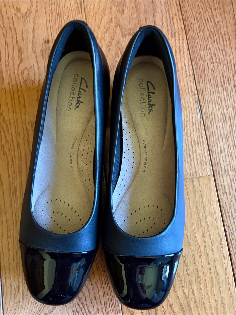 Clarks Black Patent Toe Round-Toe Comfort